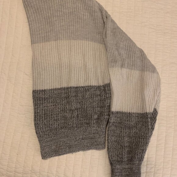 Knit Crop Sweater - Picture 4 of 5